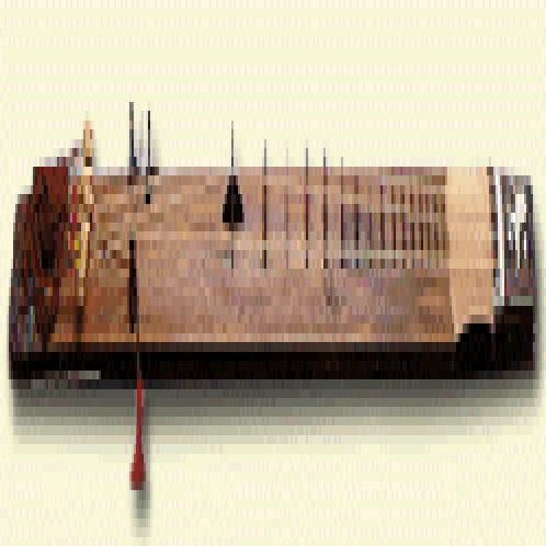 Komungo (a 6-stringed zither) 